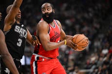 Zubac conduce a Clippers a victoria sobre Spurs por 122-117 para alcanzar 4to sitio en el Oeste