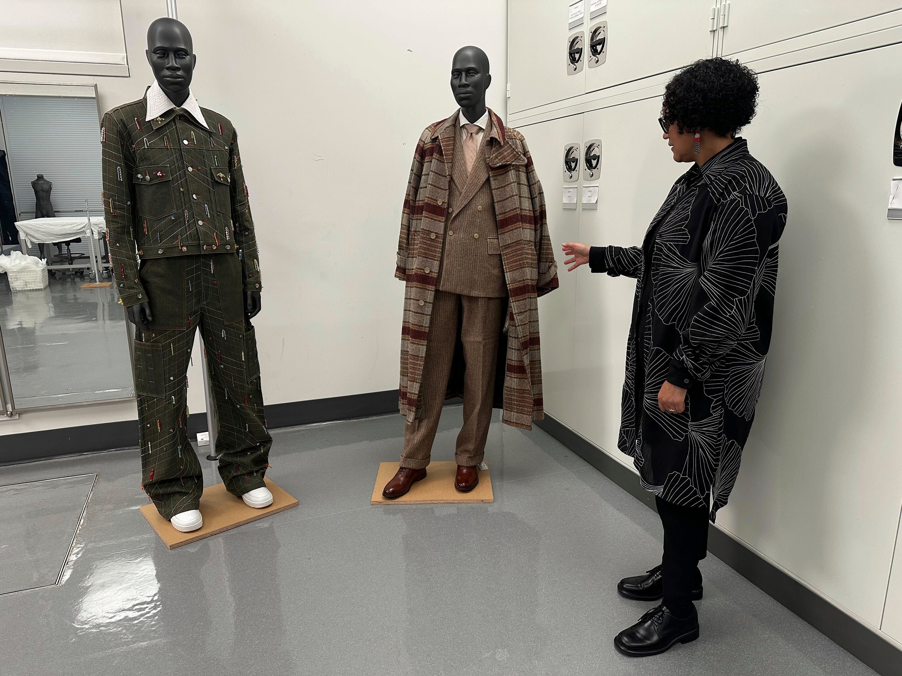 “Superfino: l arte de la sastrería en el dandismo negro” se inspira en el libro de 2009 de Monica L. Miller, ‘Slaves to Fashion: Black Dandyism and the Styling of Black Diasporic Identity’