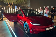 Tesla inaugura su primera sala de exhibición y centro de servicio en Arabia Saudí
