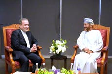 Enviados de Irán y EEUU llegan a Omán para conversaciones sobre programa nuclear de Teherán