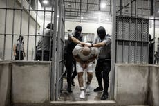 CECOT: la prisión de El Salvador donde Trump deportó por error a un padre de Maryland