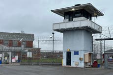 Acusan a 10 guardias de dar golpiza mortal a un recluso en Nueva York