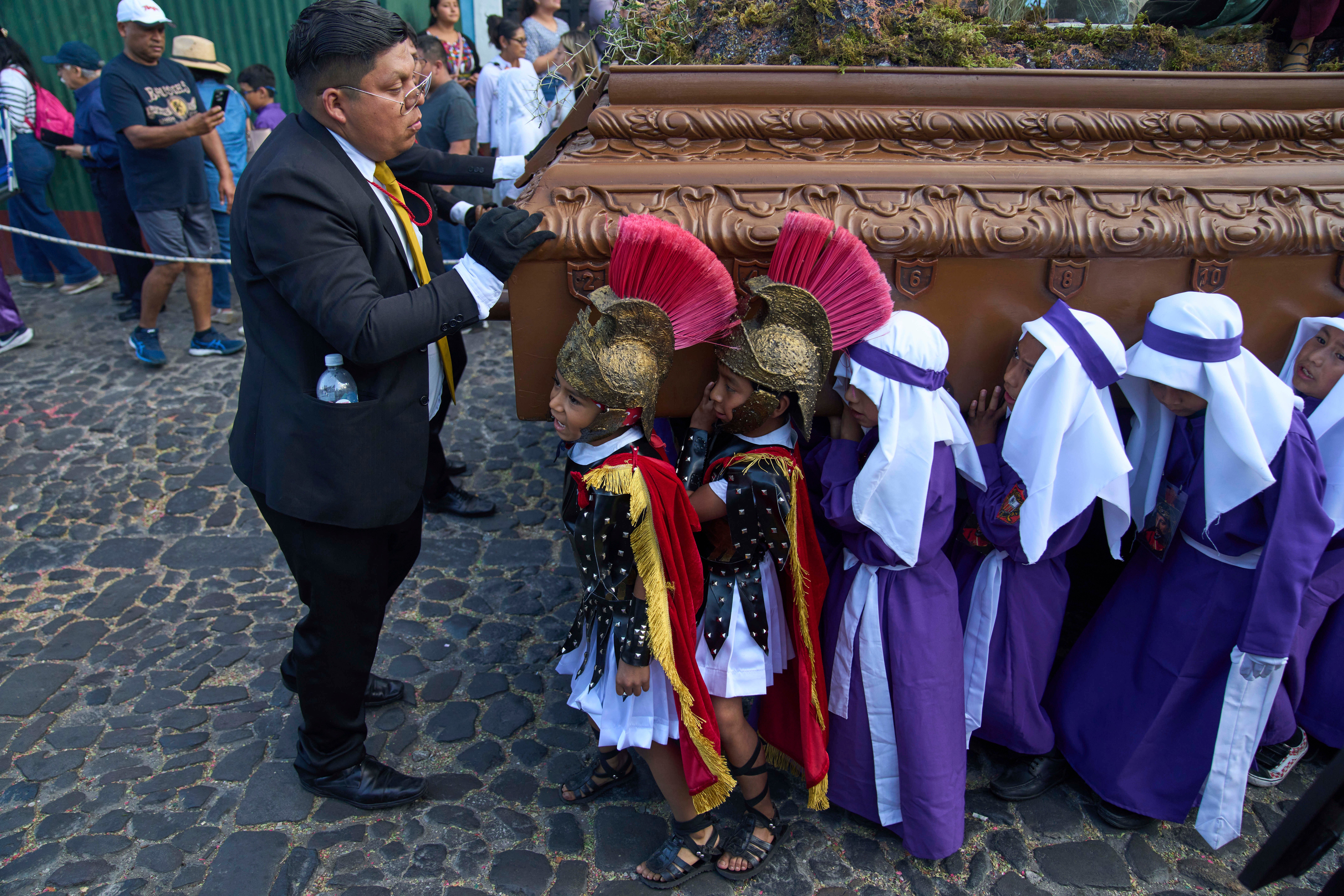 REP-GEN SEMANA SANTA EN EL MUNDO-FOTOS