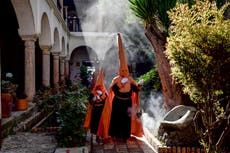 AP Fotos: Fieles celebran la Semana Santa alrededor del mundo