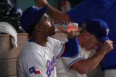Rocker poncha a 8 y logra su 1ra victoria en las mayores; Rangers vencen 5-3 a Angelinos
