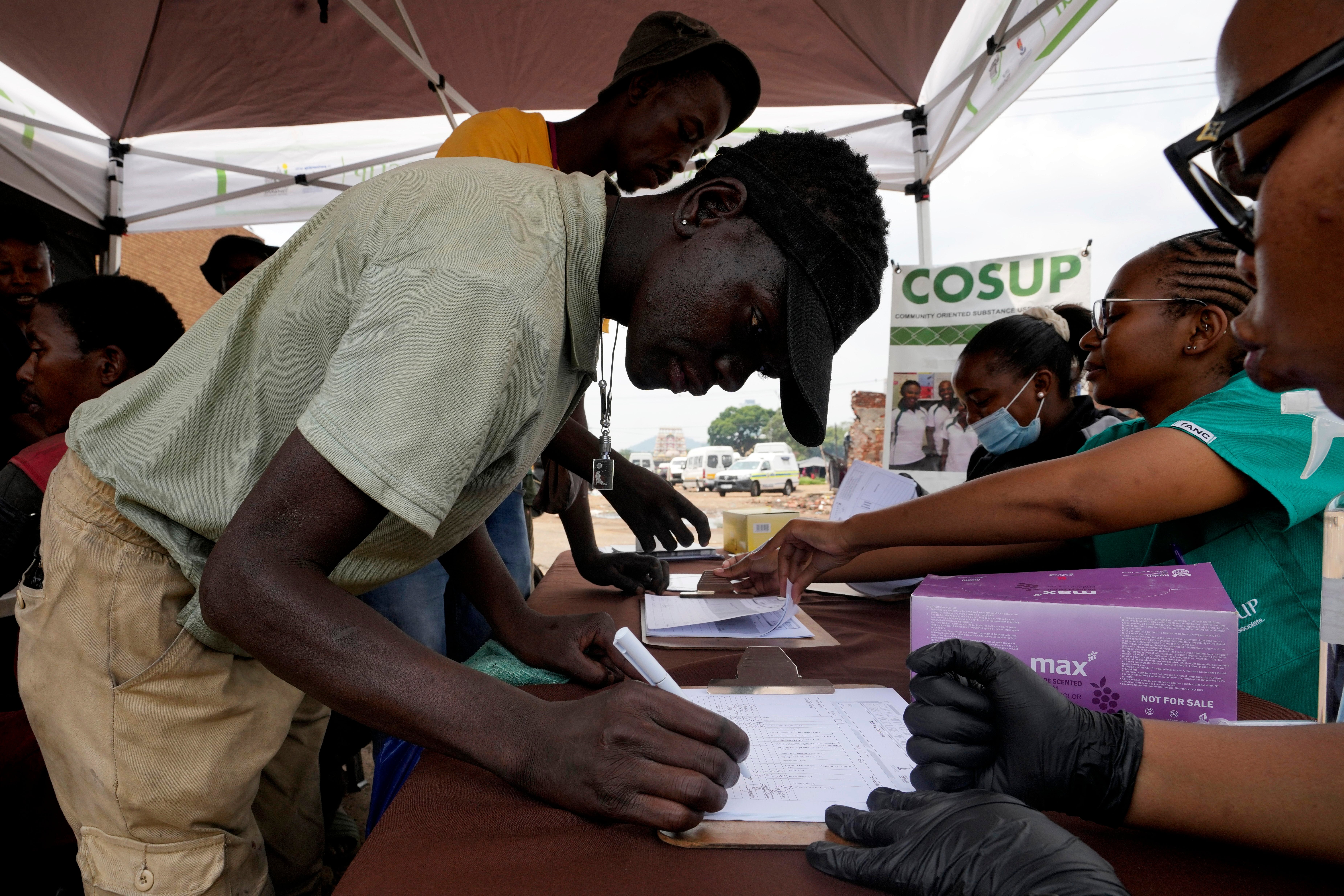 SUDÁFRICA-INTERCAMBIO DE AGUJAS
