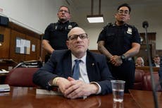 Harvey Weinstein podrá permanecer en hospital durante nuevo juicio por abuso sexual