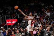 Herro anota 30 puntos y Heat derrota 123-114 a Hawks para anclar en playoffs de la NBA