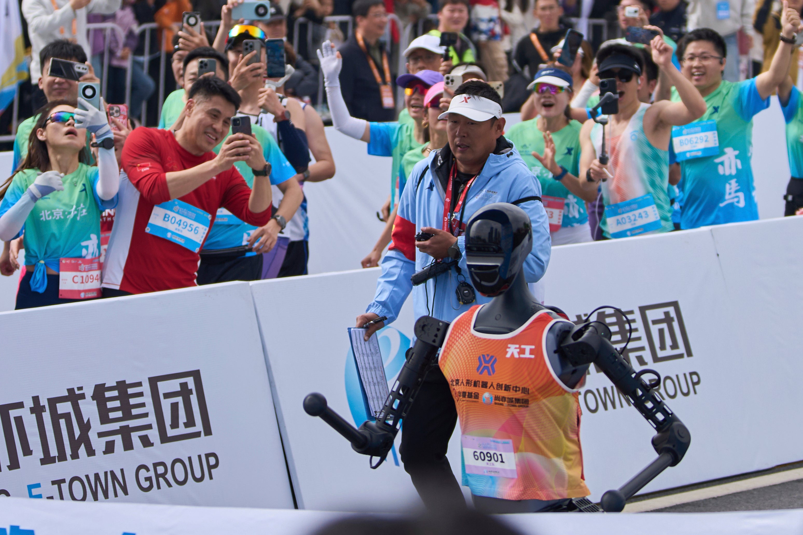 CHINA-CARRERA DE ROBOTS