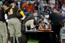 Arráez de los Padres llevado al hospital después de colisión en la 1B