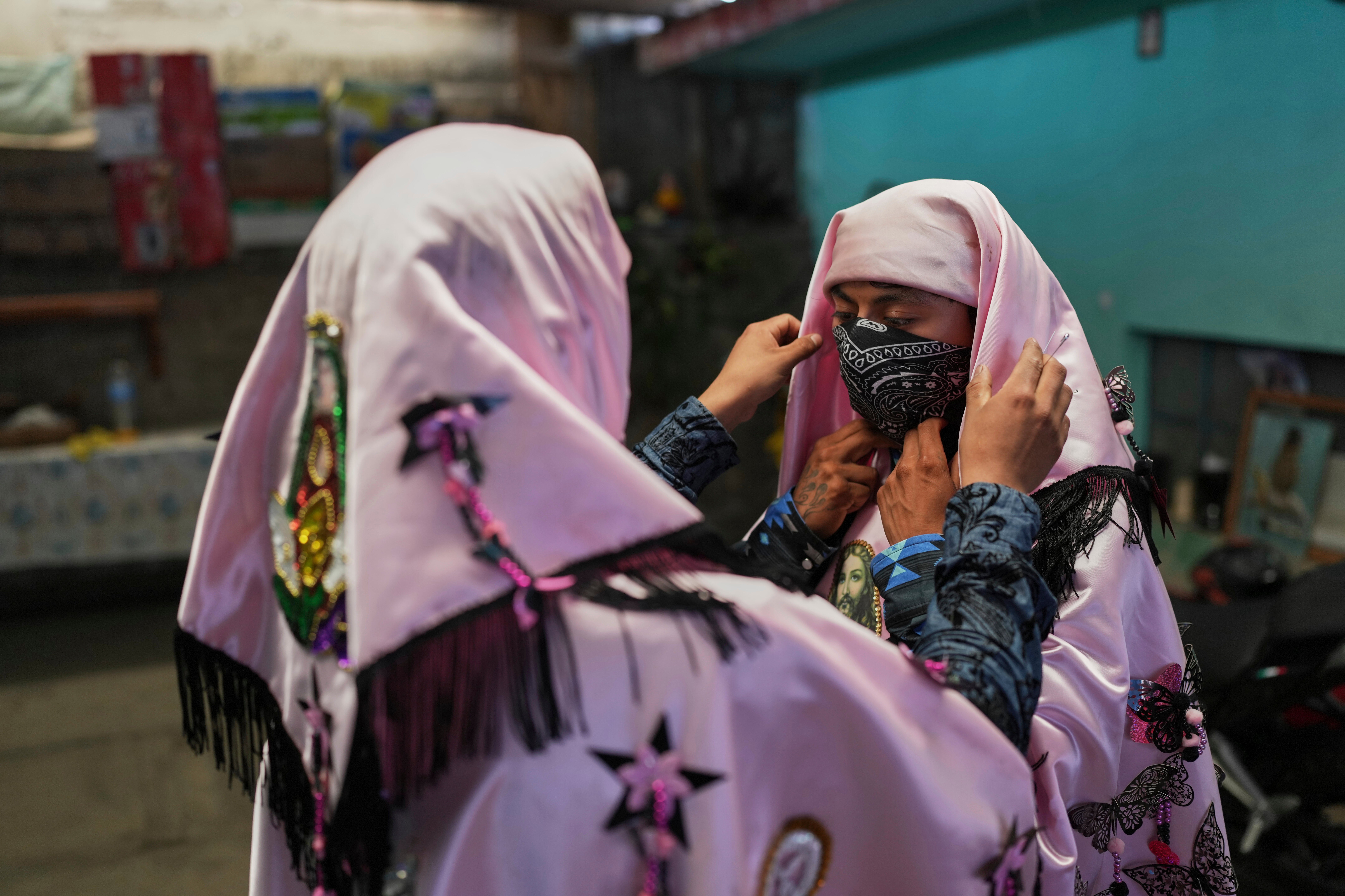 MÉXICO-SOMBREROS-PASCUA