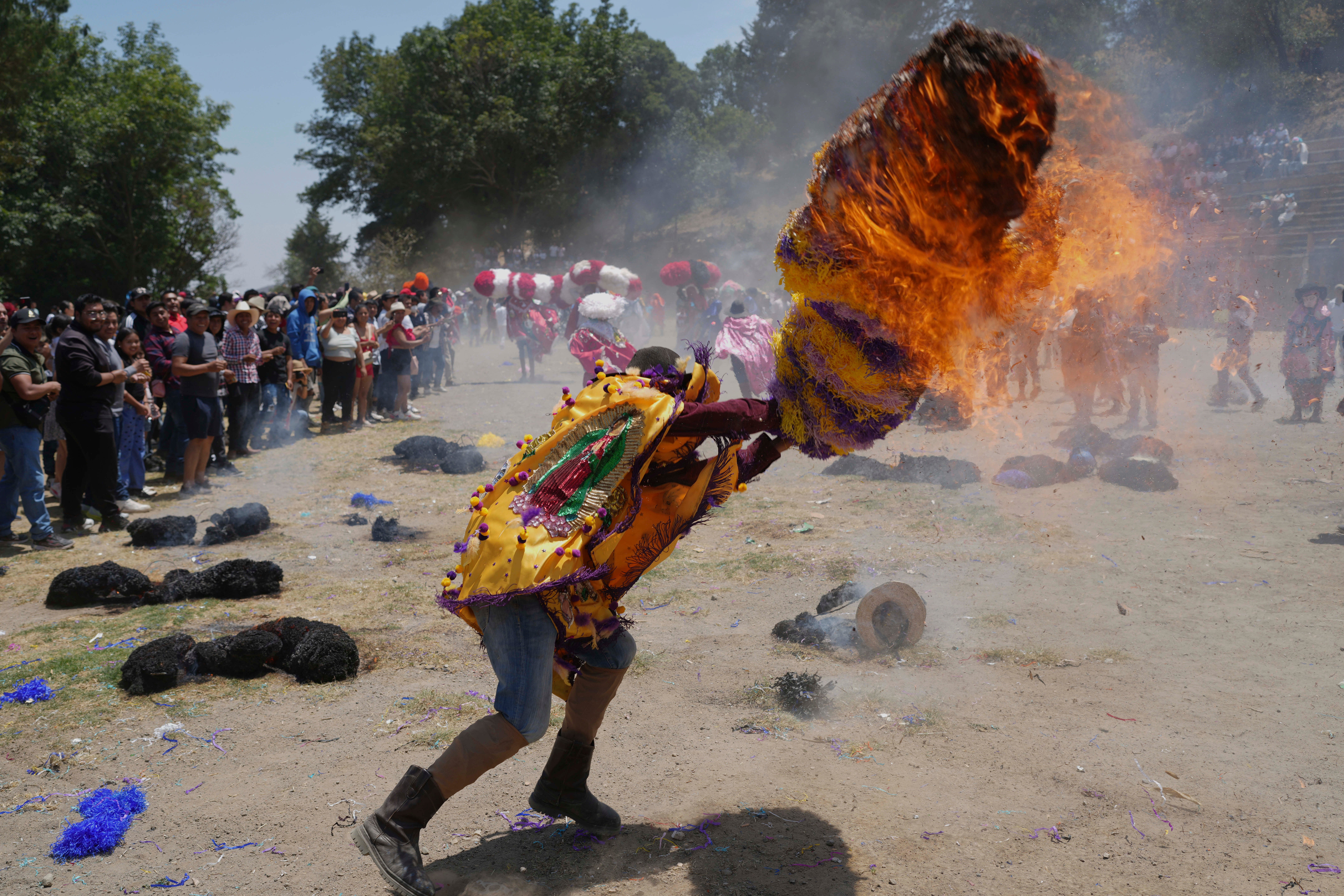 MÉXICO-SOMBREROS-PASCUA