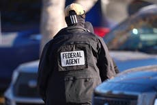 Jueza extiende prohibición de deportaciones en Colorado por uso de ley de 1798