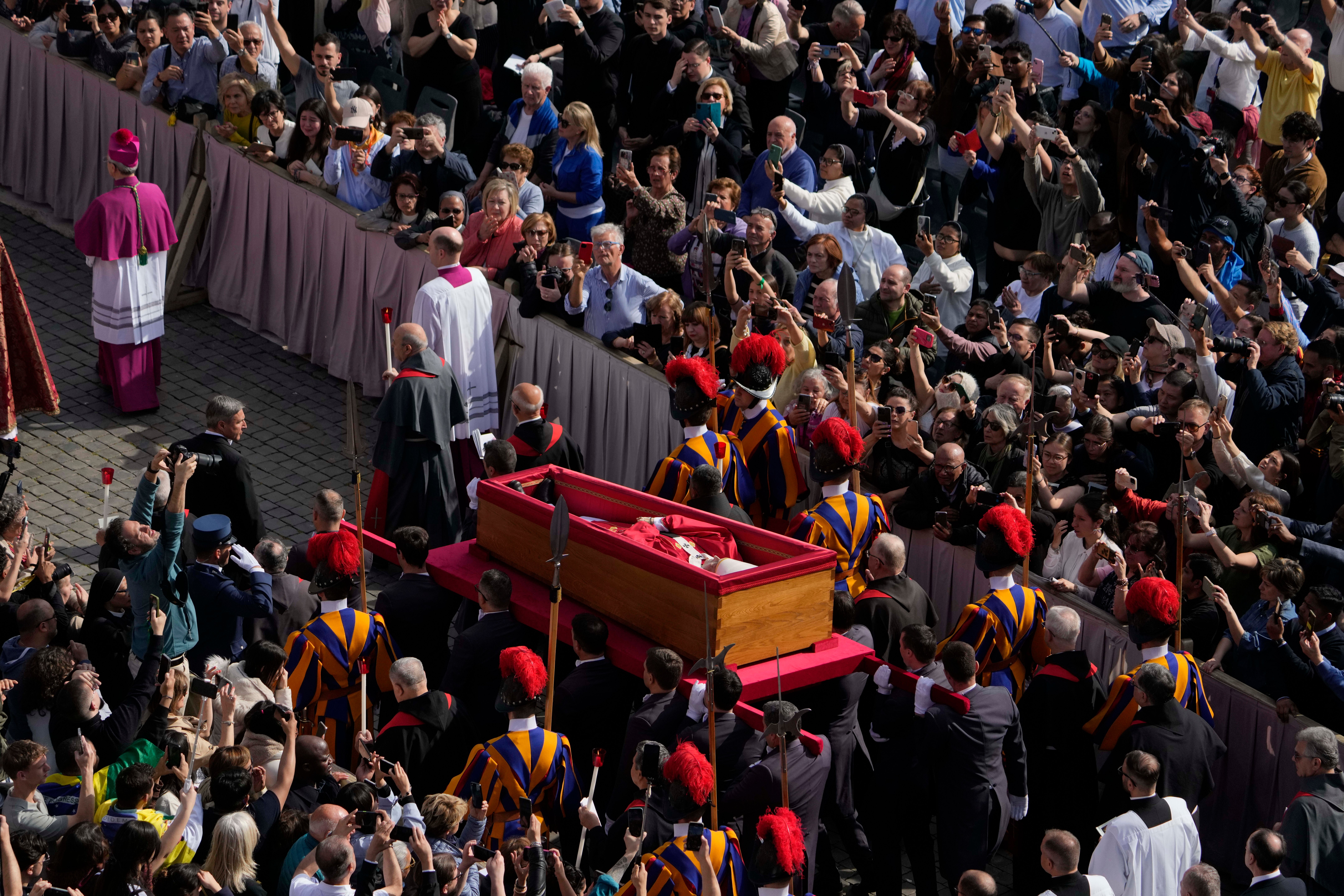 VATICANO-PAPA-PROCESION-FOTOGALERIA