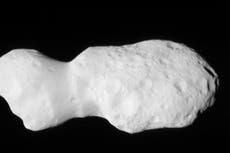 Nave de la NASA envía imágenes de asteroide con forma de bolo irregular