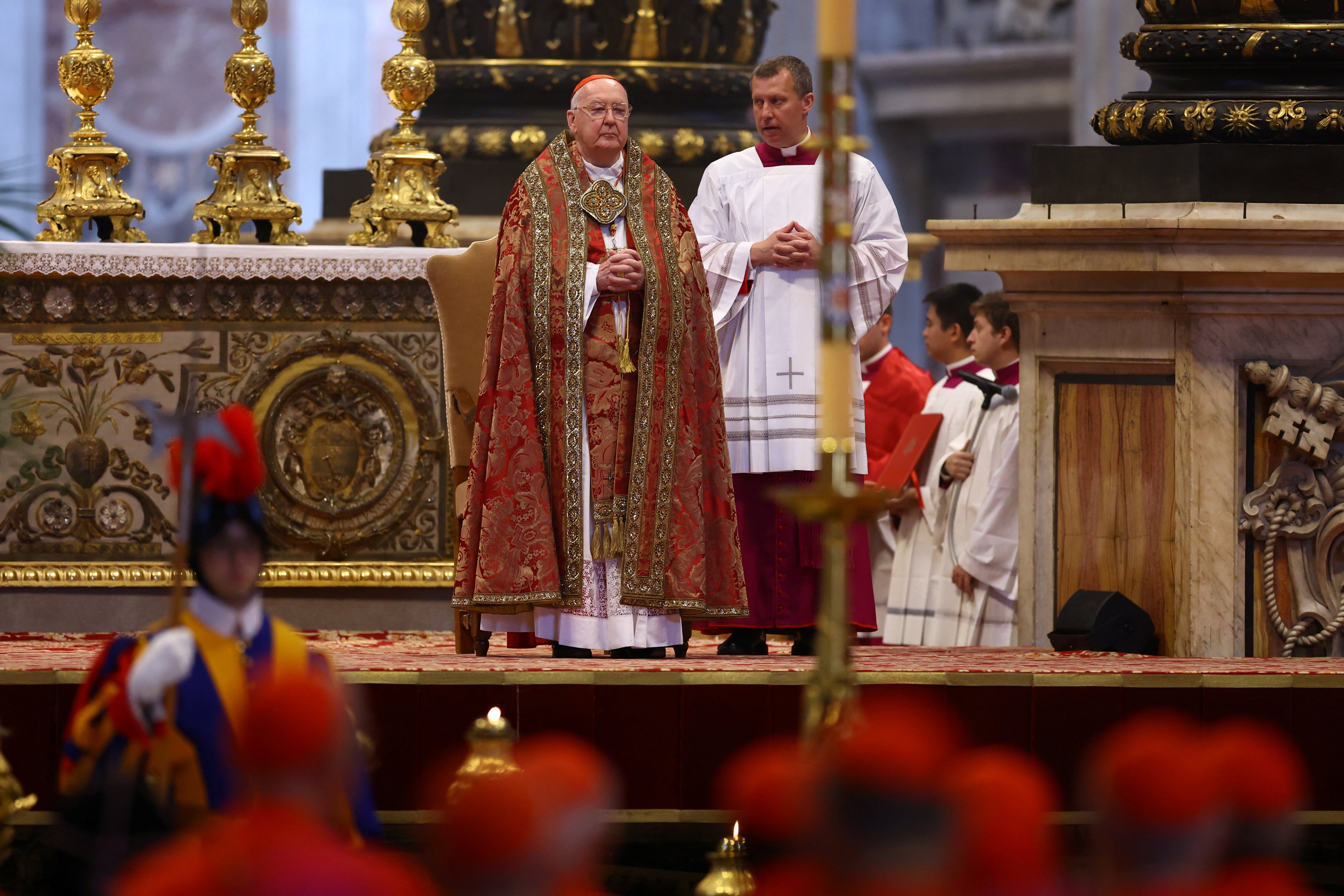 El cardenal Kevin Joseph Farrell se hizo cargo de la Santa Sede como camarlengo