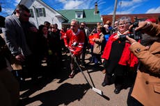 Días antes de las elecciones en Canadá, Trump hace más comentarios de que ese país depende de EEUU