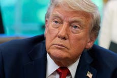 Jueza determina que gobierno de Trump violó acuerdo de 2019 al deportar a hombre a El Salvador