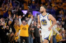 Curry brilla con 36 puntos y Warriors vencen 104-93 a Rockets para tomar ventaja 2-1
