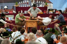 Dedos ensangrentados forman parte del juego en este deporte tradicional alemán