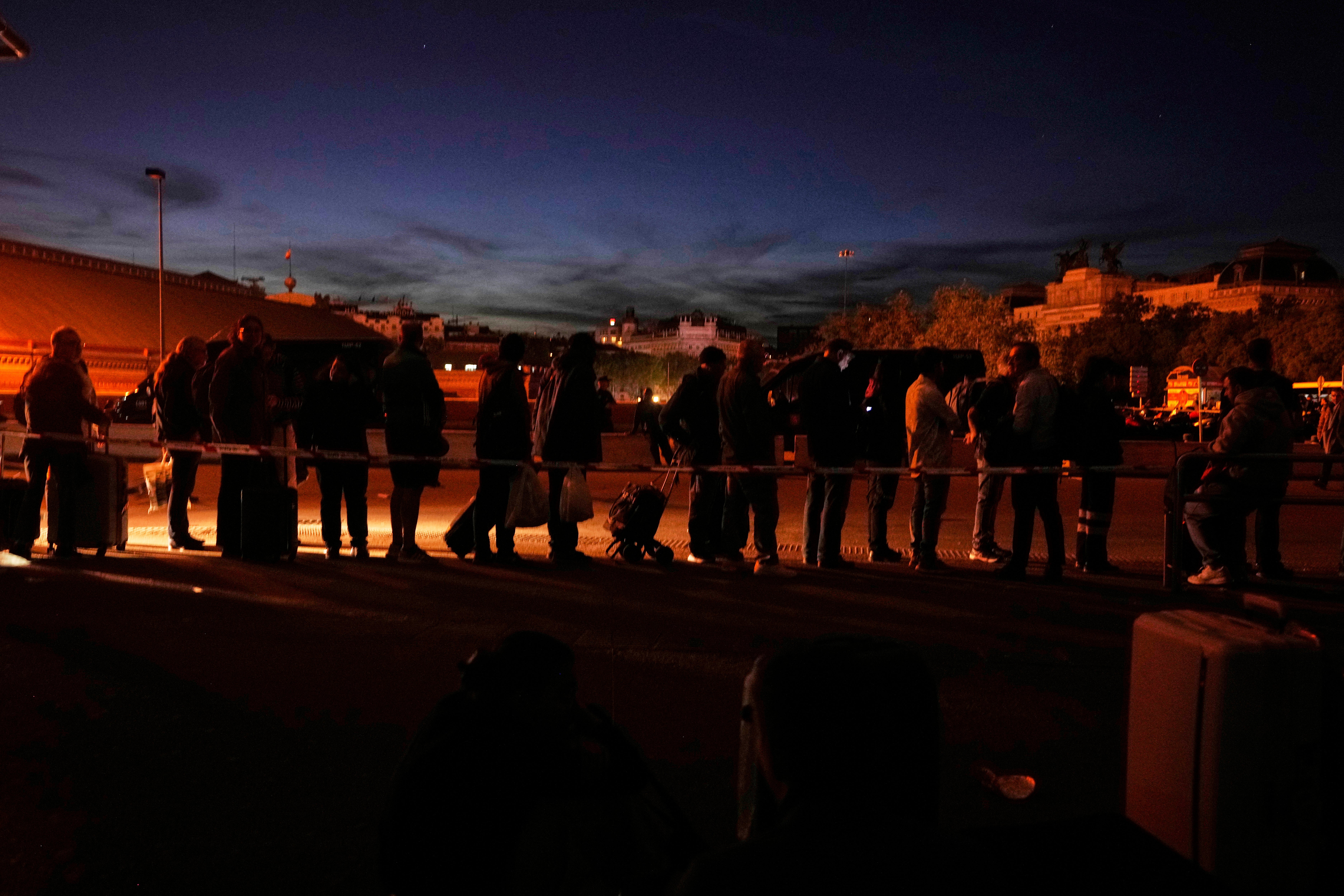 ESPAÑA-APAGÓN-TESTIMONIOS