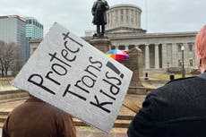 Tribunal de Ohio: Prohibición de afirmación de género para menores puede aplicarse durante apelación