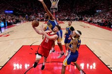 VanVleet y Thompson evitan eliminación de Rockets, que vencen 131-116 a Warriors