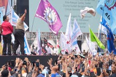 De Tokio a Los Ángeles, trabajadores conmemoran el Primero de Mayo con marchas y manifestaciones