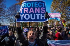 Agencia de salud de Trump recomienda terapia para jóvenes transgénero, no atención afirmativa