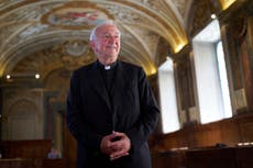 Cenas, escucha atenta y cabildeo. ¿Qué sucede a puerta cerrada para elegir a un papa?