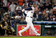 Astros colocan a Yordan Álvarez en la lista de lesionados por inflamación en su mano derecha