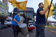 Choferes de 300 líneas de autobuses paran en Argentina en reclamo de un aumento salarial