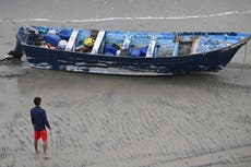 Suspenden búsqueda de desaparecidos tras naufragio de barco con migrantes cerca de San Diego