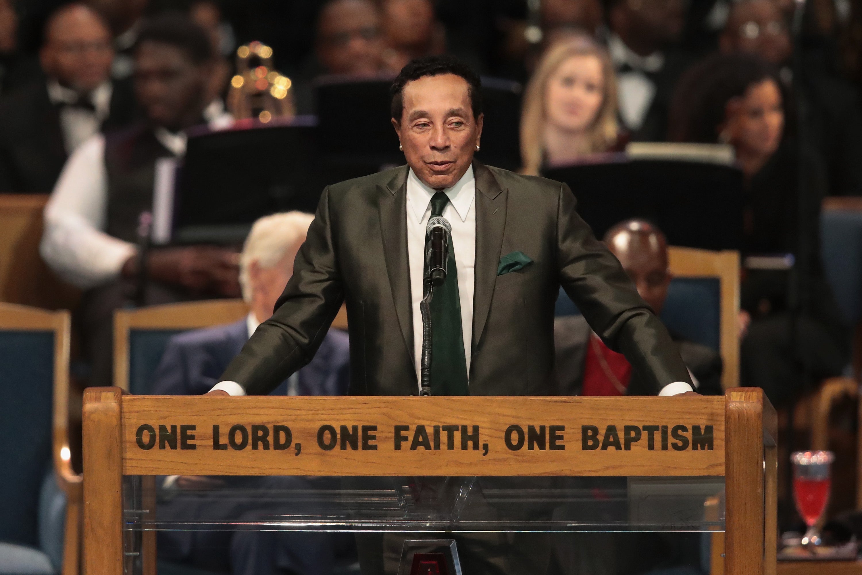 Robinson, visto aquí en el funeral de Aretha Franklin en 2018, no ha respondido públicamente a las acusaciones