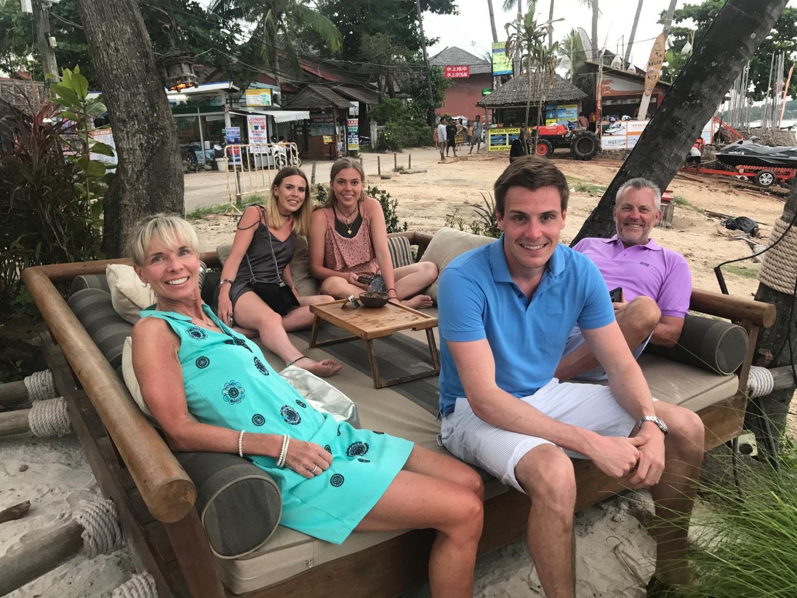 La familia Illingworth de vacaciones en Tailandia