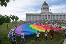 Salt Lake City y Boise convierten banderas del Orgullo en emblemas oficiales; eluden prohibiciones