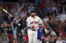 Alex Bregman y Wilyer Abreu dan a Medias Rojas victoria 6-4 sobre Rangers