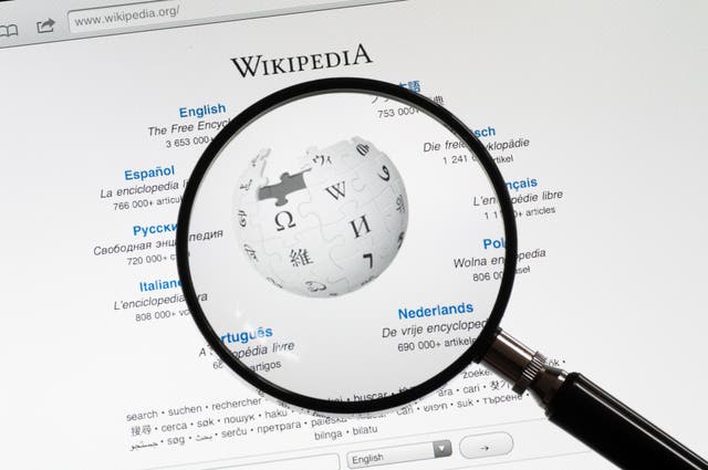 <p>Wikipedia ha revelado que el artículo de Charlie Kirk fue la página más leída de la enciclopedia de Internet</p>