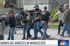 Vecinos enfrentan a ICE e interfieren en arresto de madre inmigrante en Massachusetts