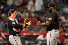 Orioles vencen 4-1 a Angelinos con gran inicio de Tomoyuki Sugano y dos impulsadas de Henderson