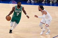 Celtics aplastan a Knicks 115-93 y reducen ventaja de Nueva York a 2-1 en semifinales del Este.