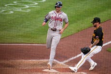 Olson conecta HR, anota la del triunfo en la 11ª y Bravos vencen 3-2 a Piratas
