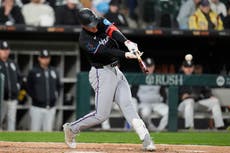 Wagaman rompe empate en el 8º con triple de dos carreras y Marlins vencen 3-1 a Medias Blancas