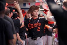 2 RBIs de Handley ayudan a los Orioles a vencer 7-3 a los Angelinos