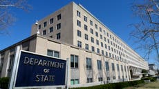 Primer grupo de 49 sudafricanos blancos viaja a EEUU tras oferta de refugio de Trump