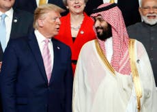 El príncipe heredero saudí recibe a Trump en el reino al iniciar gira de 4 días por Oriente Medio