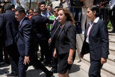Presidenta de Perú modifica gabinete un día antes de que Congreso decida censura de primer ministro