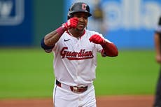 Ramírez conecta HR, Allen lanza seis y Guardianes blanquean 2-0 a Cerveceros por 2ª noche