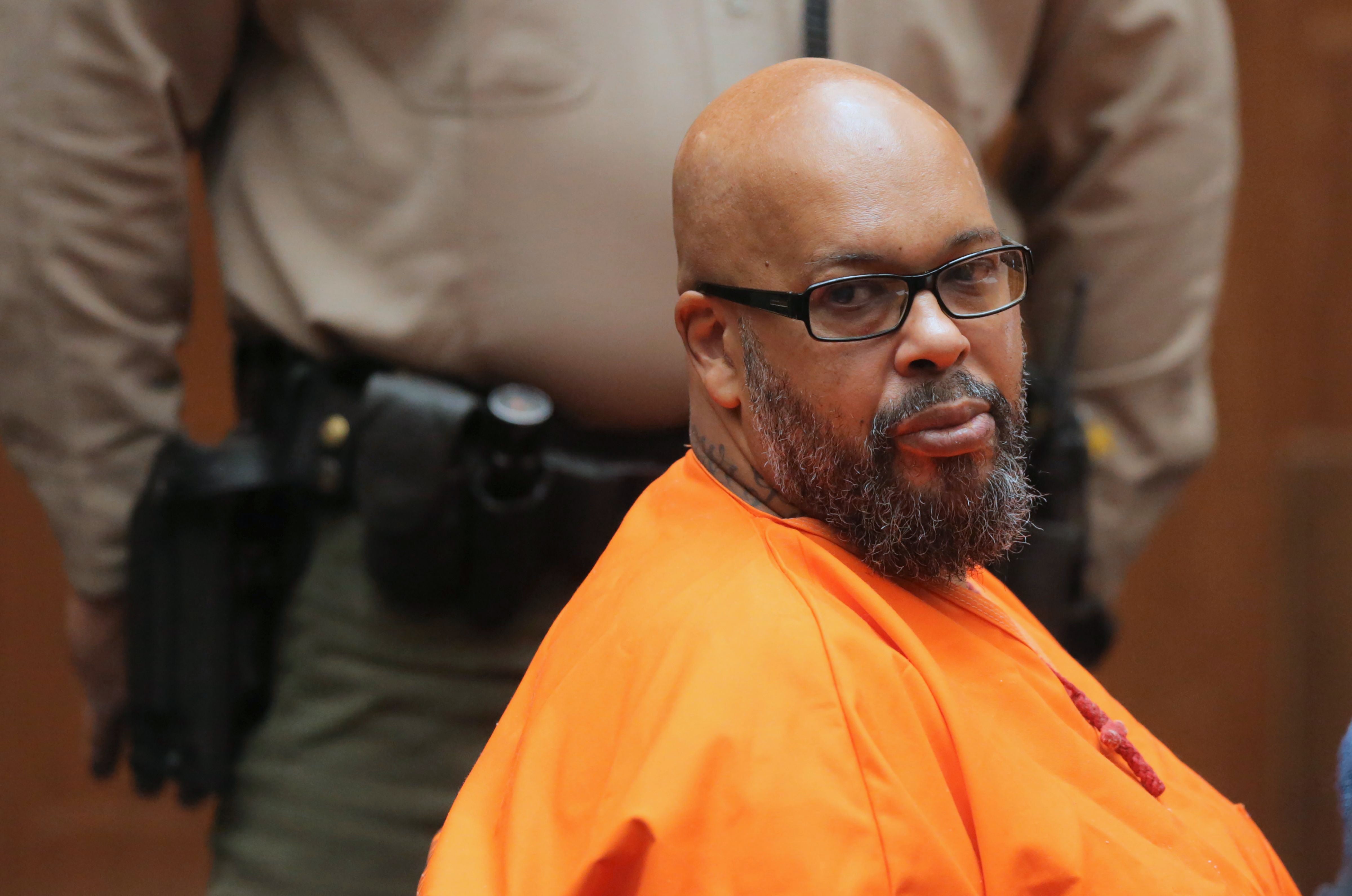 El ejecutivo musical Suge Knight, quien cumple una condena de 28 años tras declararse culpable de homicidio voluntario, cree que el presidente Donald Trump podría indultar a Sean “Diddy” Combs.