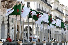 Francia expulsa a diplomáticos argelinos en respuesta mientras se agrava disputa